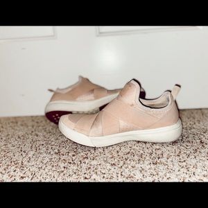 Pink Vans Ultrarange